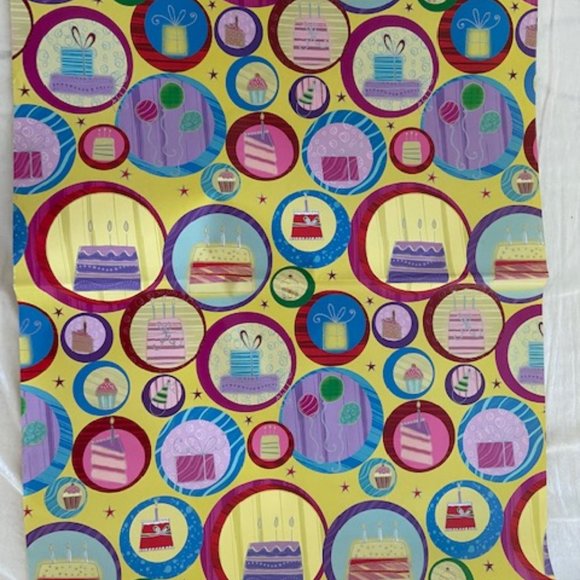 - Thick quality smooth shiny gift wrap paper - Picture 12 of 16